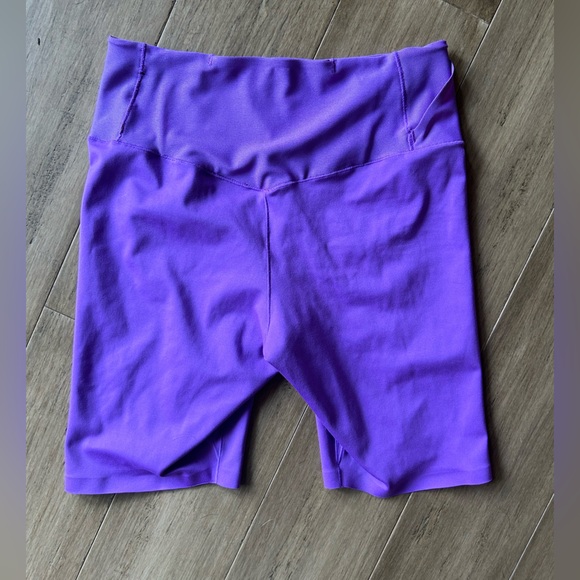 Nike One Luxe Bike Short - Picture 6 of 7